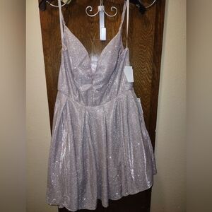 New Juniors Size 16/18 Short Formal Rose Gold Sparkle with Pockets.